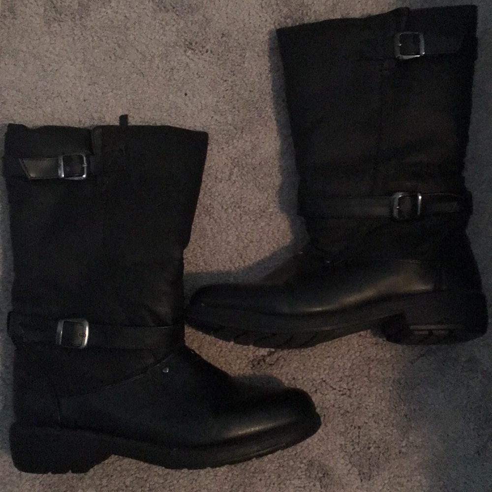 Snow boots